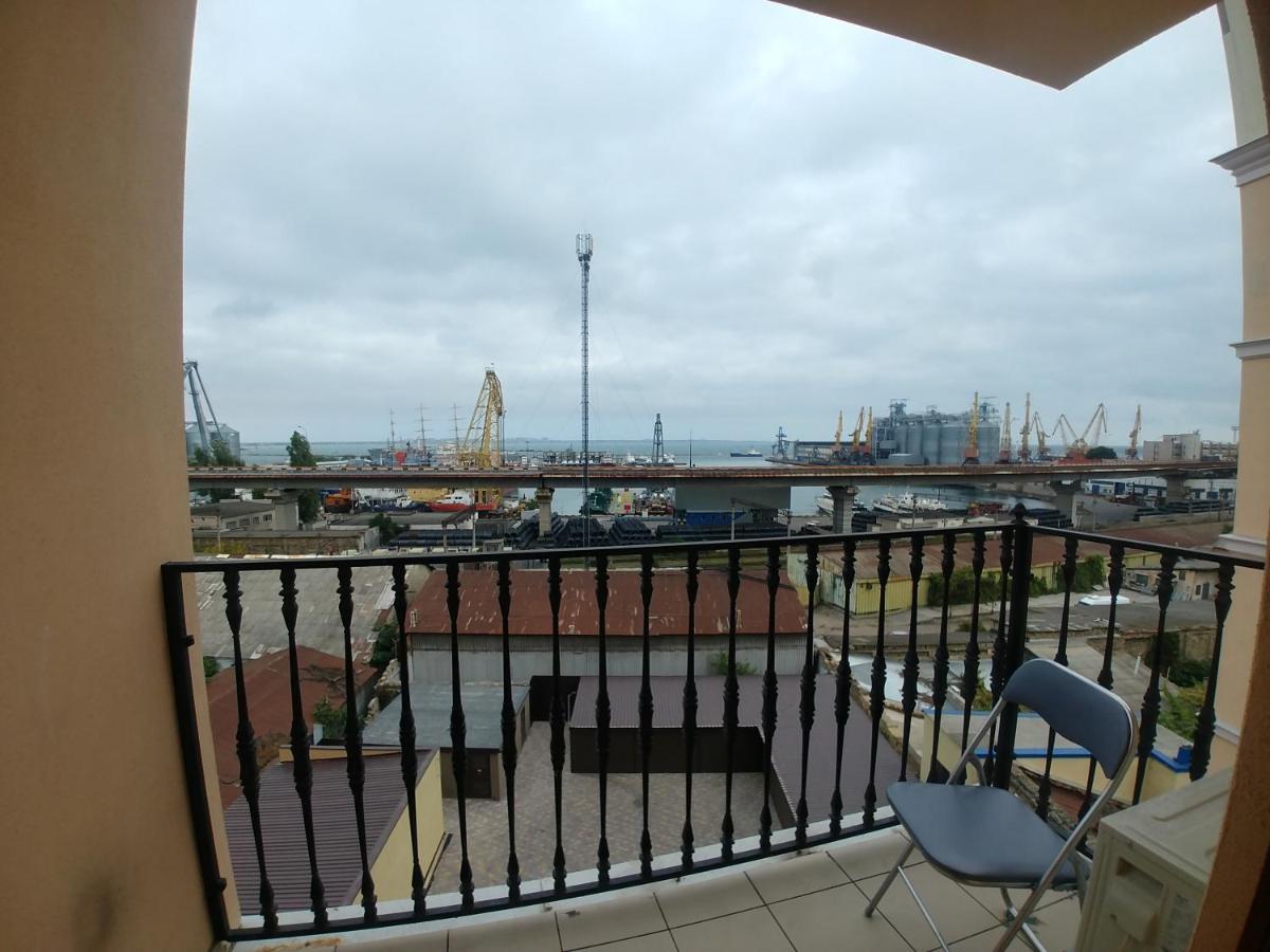 Calm Harbour Sea View Apartment Odessa Buitenkant foto